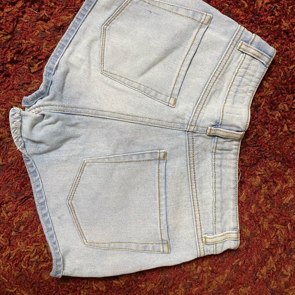 Bullhead mom shorts